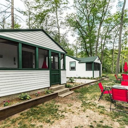 Big Blue Lake Cottages, Llc - Cottage #5 Holton Kültér fotó