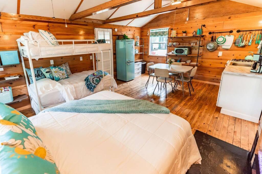 Big Blue Lake Cottages, Llc - Cottage #5 Holton Kültér fotó