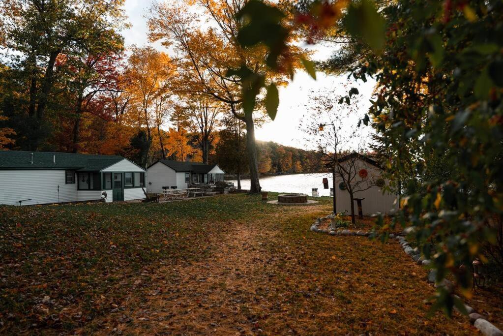 Big Blue Lake Cottages, Llc - Cottage #5 Holton Kültér fotó