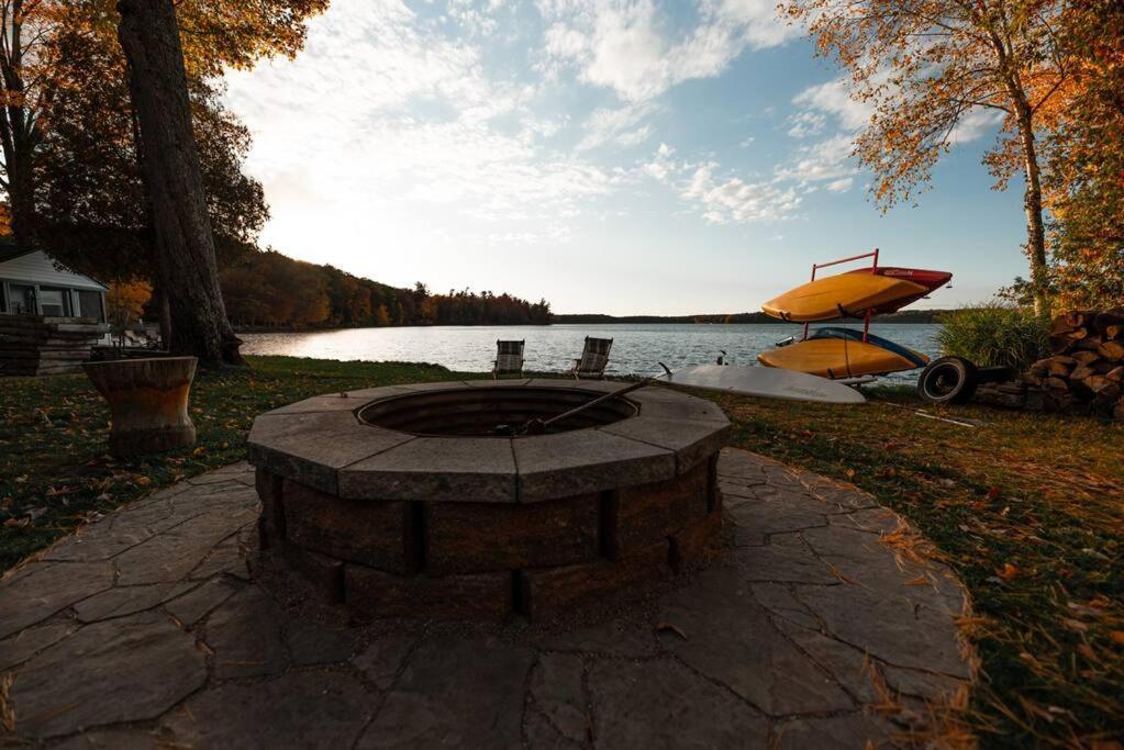 Big Blue Lake Cottages, Llc - Cottage #5 Holton Kültér fotó
