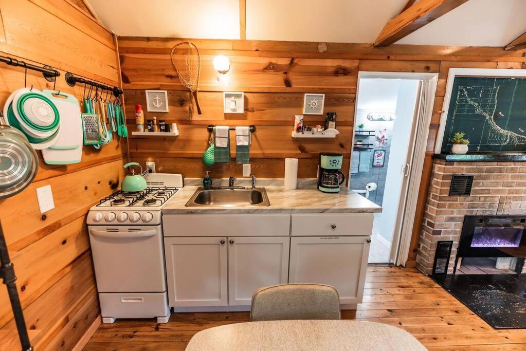 Big Blue Lake Cottages, Llc - Cottage #5 Holton Kültér fotó