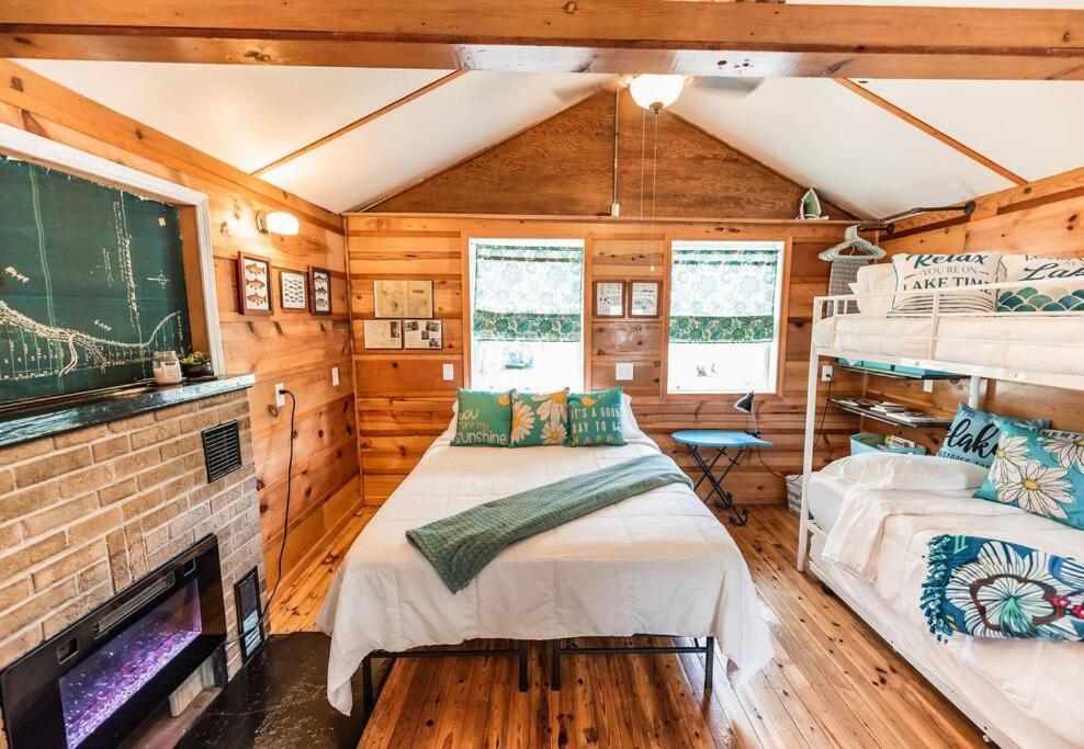 Big Blue Lake Cottages, Llc - Cottage #5 Holton Kültér fotó