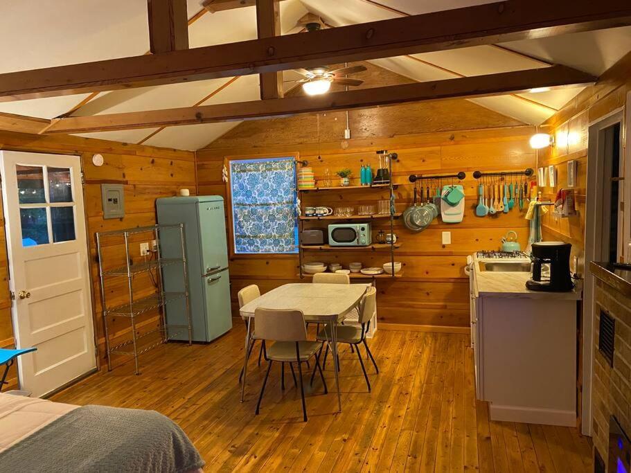 Big Blue Lake Cottages, Llc - Cottage #5 Holton Kültér fotó